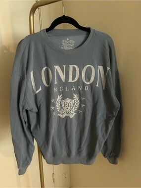London England Graphic Crewneck Sweatshirt - Slate Blue